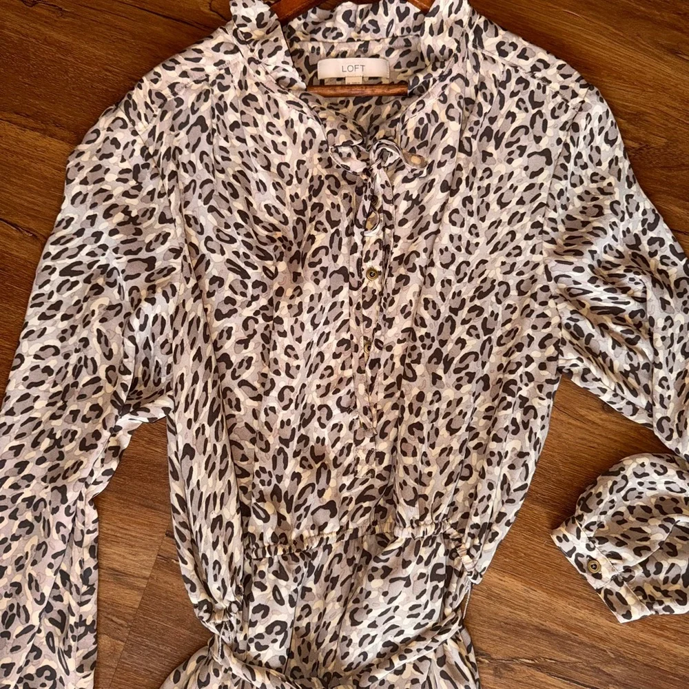 LOFT Animal Print Button-Up Belted Long Sleeve Ruffle Neck Dress Size 18 - Picture 3 of 10